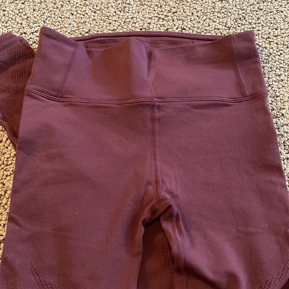 Lululemon Deep Purple Leggings Size 6 in EUC - Picture 5 of 10